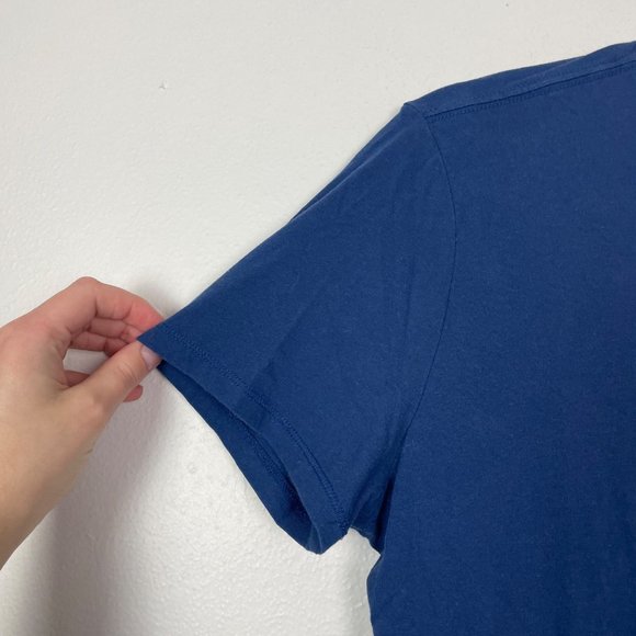 Life is Good Woman's Sz M Classic Fit Crew Neck Navy Blue Sun Sea Sand T Shirt‎ - Picture 3 of 8